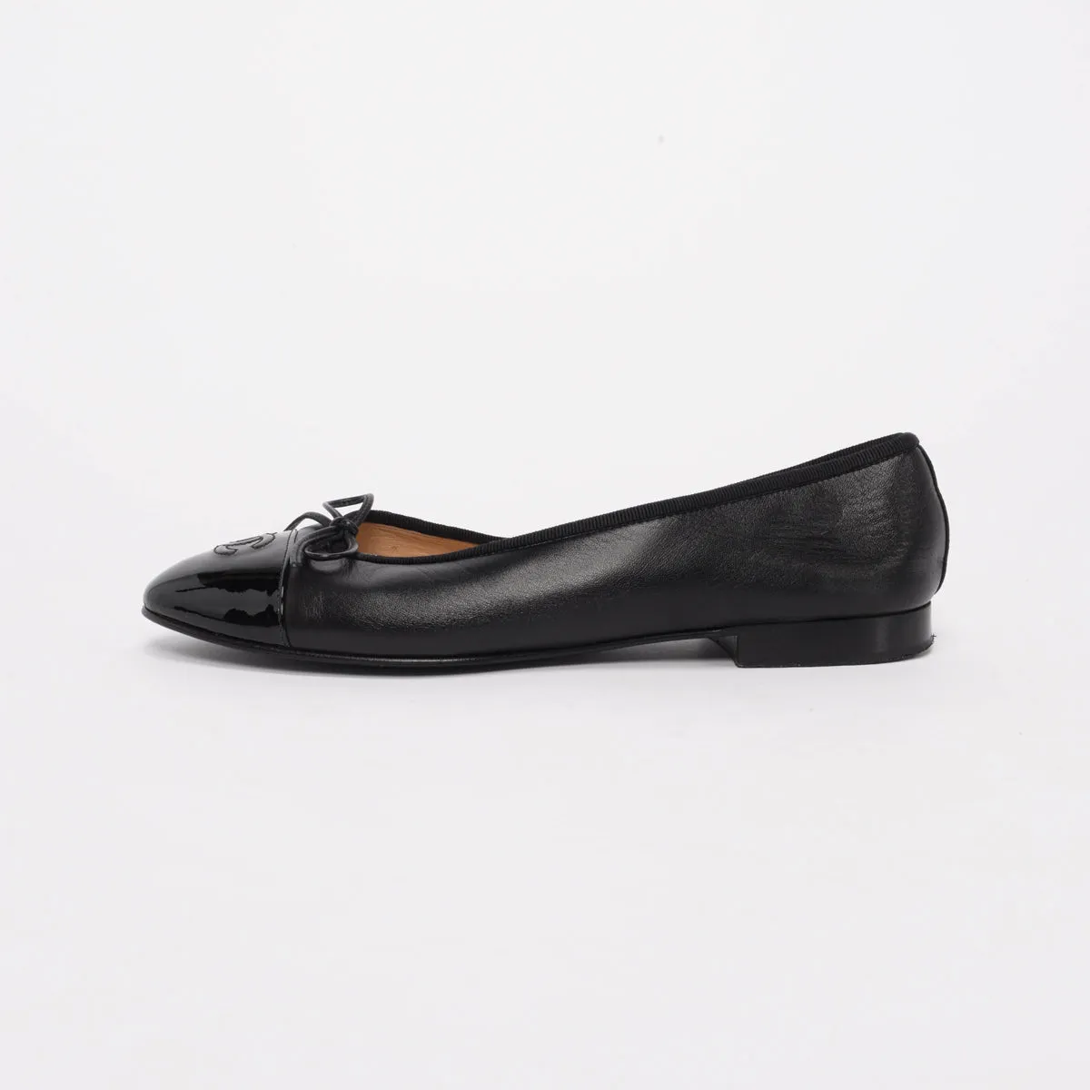 Chanel Black Lambskin & Patent CC Cap Toe Flats 38.5