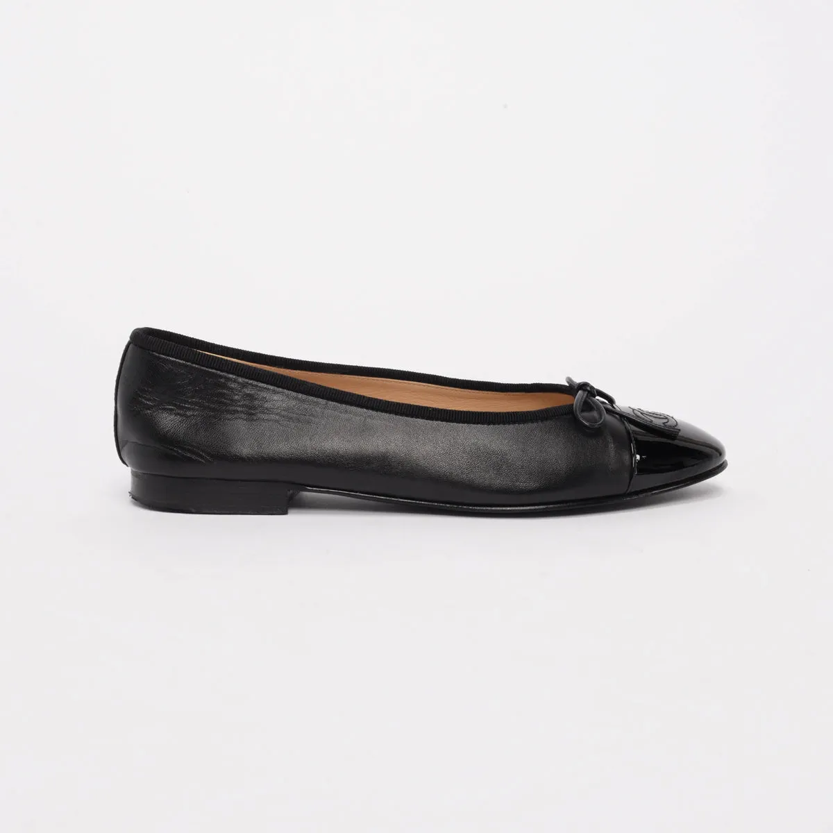 Chanel Black Lambskin & Patent CC Cap Toe Flats 38.5