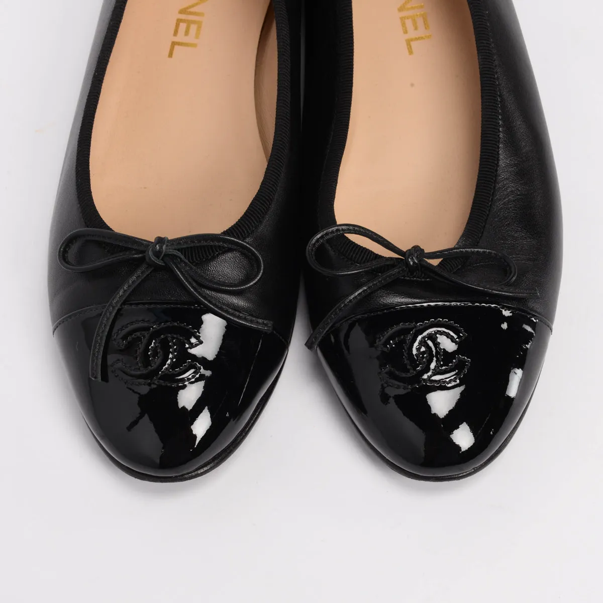 Chanel Black Lambskin & Patent CC Cap Toe Flats 38.5