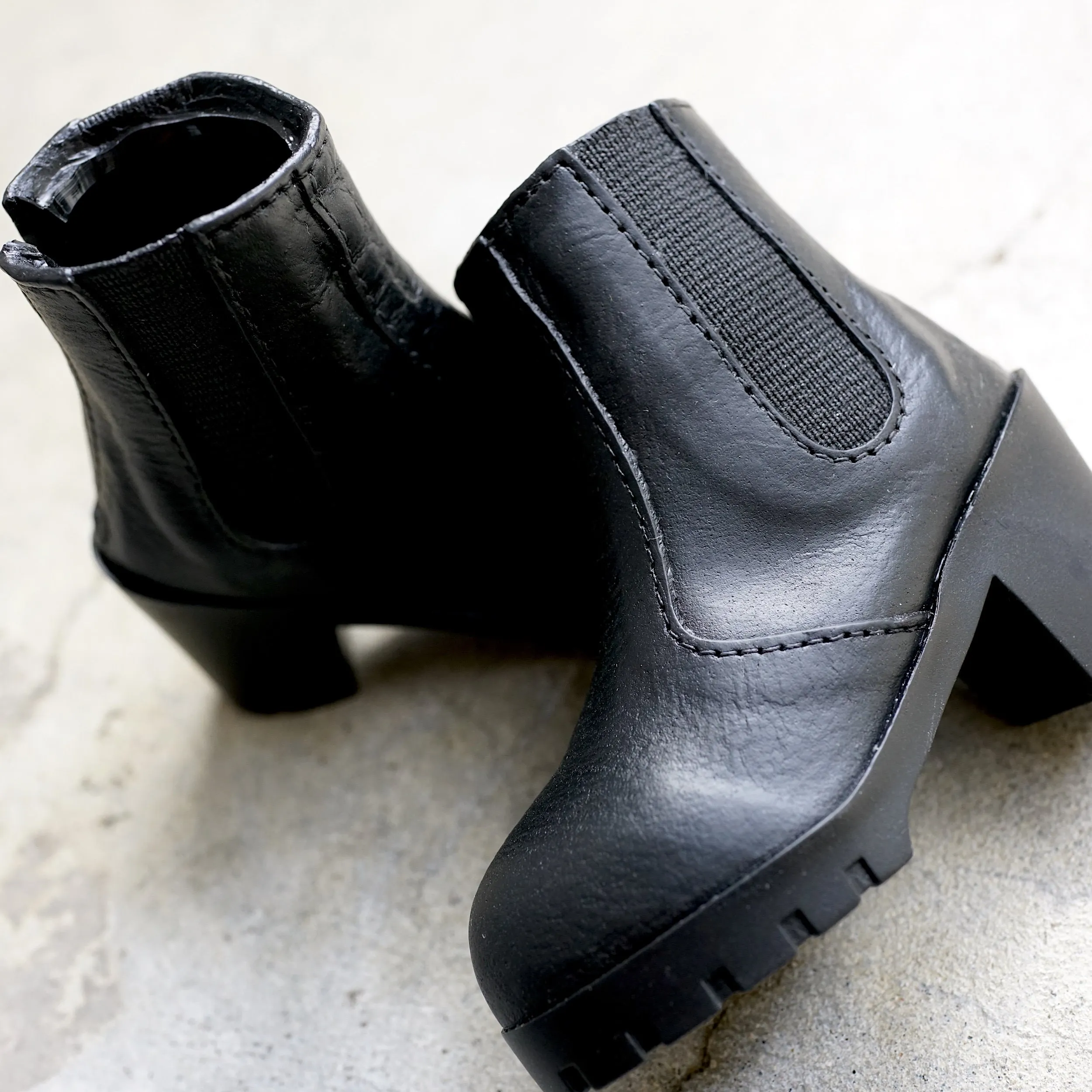 Chelsea Boots (Vinyl Black)