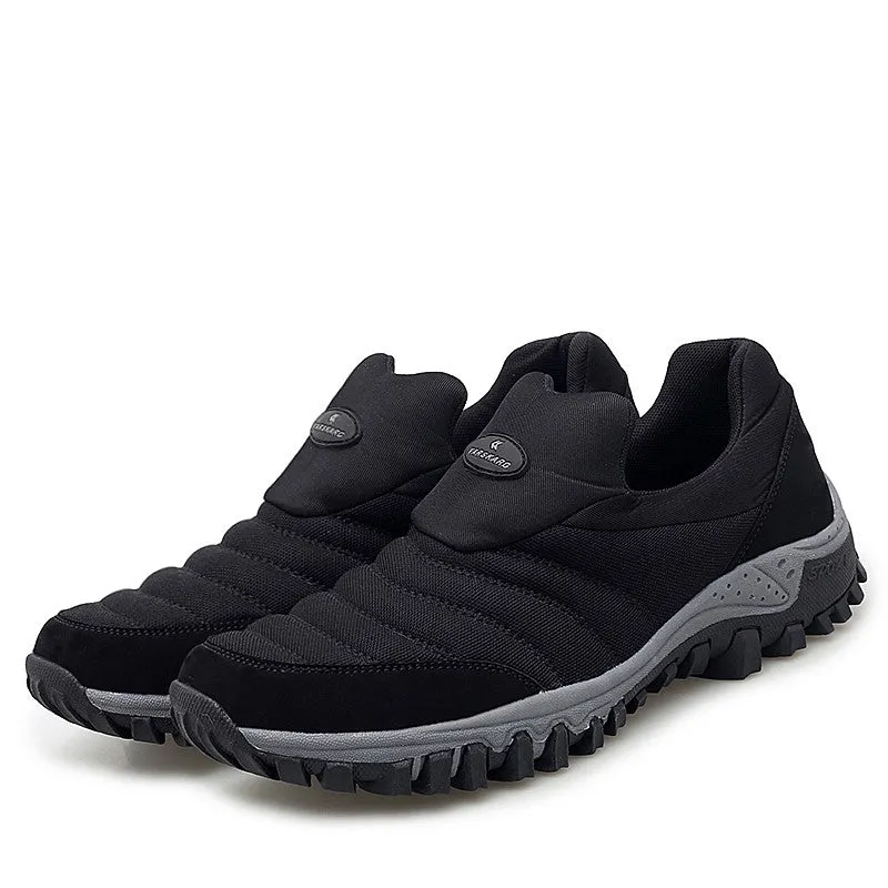 Man's stylish fashion anti-skid slip-on sneakers