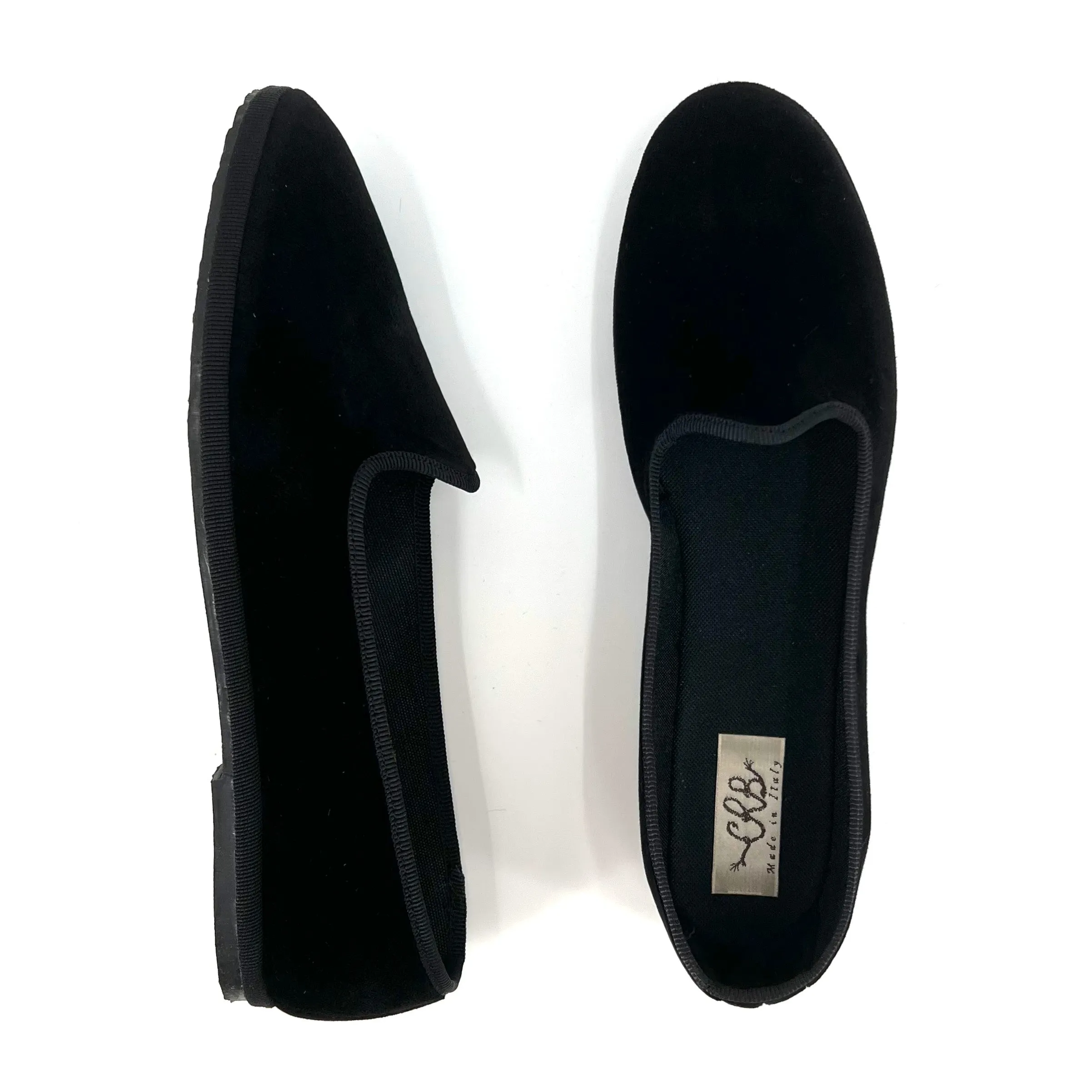 The Velvet Everyday Flat in Black