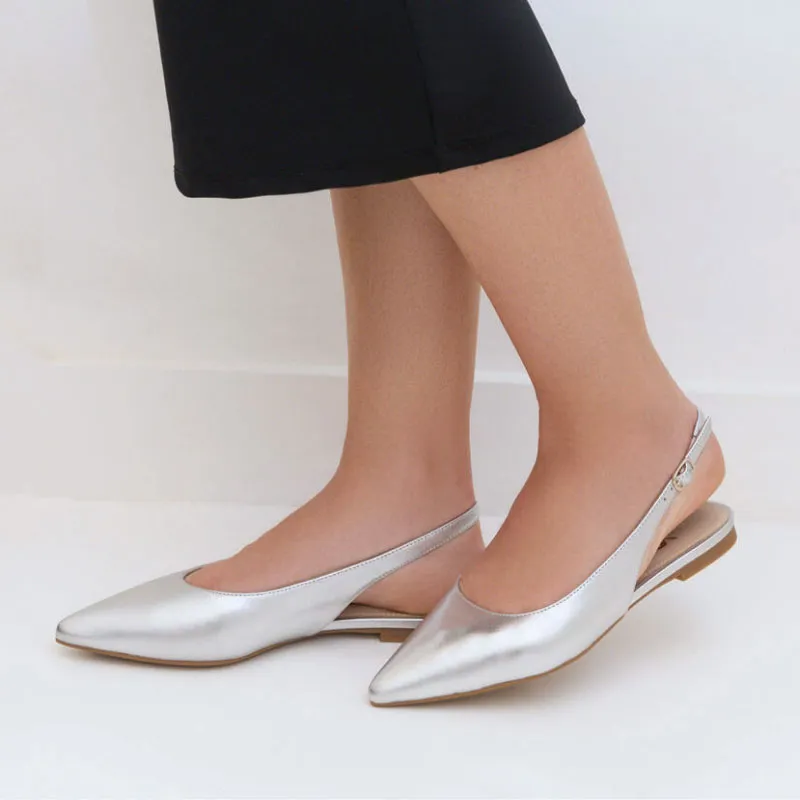 Vera Slingback Flat in Gold Leather