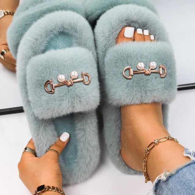 Yeknu Women&#39;s Slippers Fluffy Faux Fur Rhinestone Letter M Decor Slides Flat Sandals Cute Slippers Flip Flops Luxury Shoes