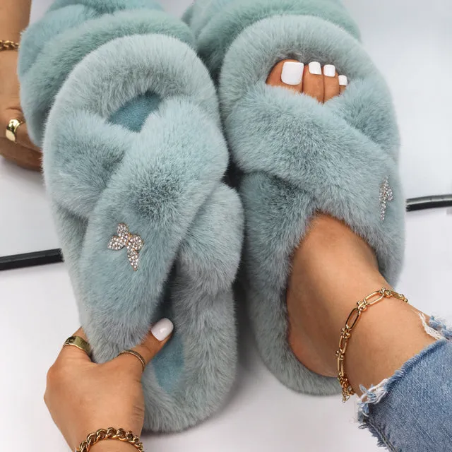 Yeknu Women&#39;s Slippers Fluffy Faux Fur Rhinestone Letter M Decor Slides Flat Sandals Cute Slippers Flip Flops Luxury Shoes